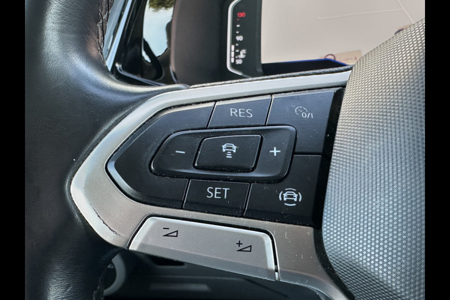 Volkswagen Transporter 2.0 TDI / L1H1 / BULLI / TREKHAAK / VIRTUAL / SOFTCLOSE / CAMERA / ADAPTIVE CRUISE / CARPLAY