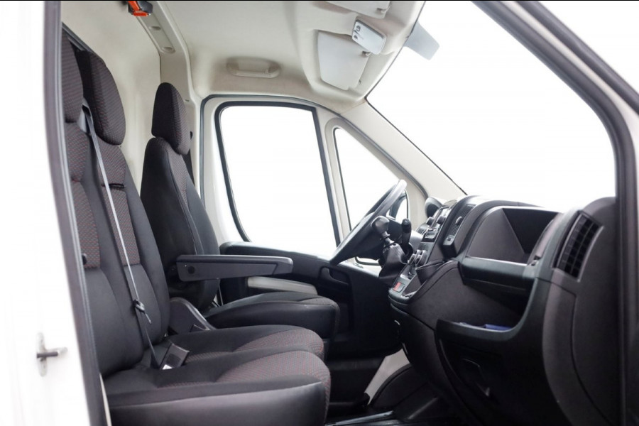 Peugeot Boxer 2.2 BlueHDi 120pk L2H2 Premium Airco/Camera 08-2020