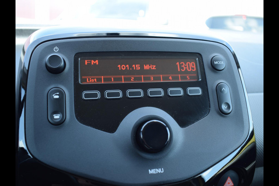 Peugeot 108 1.0 e-VTi Style | 72 PK | AIRCO | BLUETOOTH | DONKER GETINT GLAS |
