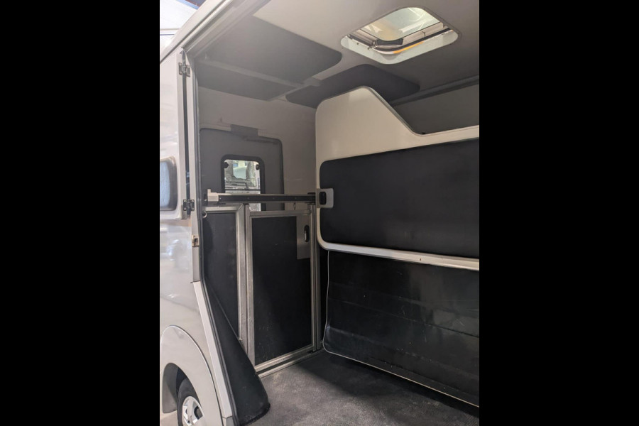 Renault Master T35 2.3 dCi L3H1 Stop & Start DC PAARDENWAGEN