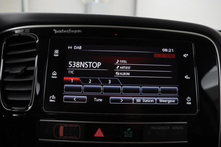 Mitsubishi Outlander 2.4 PHEV Intense+ | Schuifdak | Trekhaak | Stoelverwarming | Carplay | Camera | Full LED | Stuurverwarming | Keyless | Dodehoek detectie | Half leder