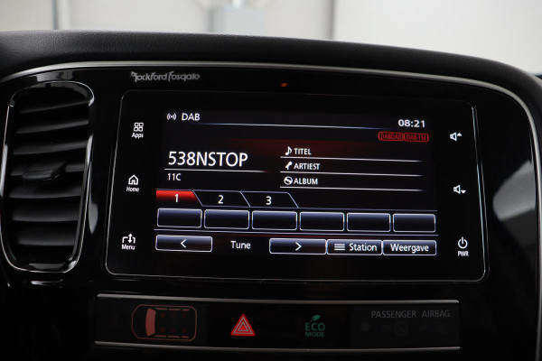 Mitsubishi Outlander 2.4 PHEV Intense+ | Schuifdak | Trekhaak | Stoelverwarming | Carplay | Camera | Full LED | Stuurverwarming | Keyless | Dodehoek detectie | Half leder