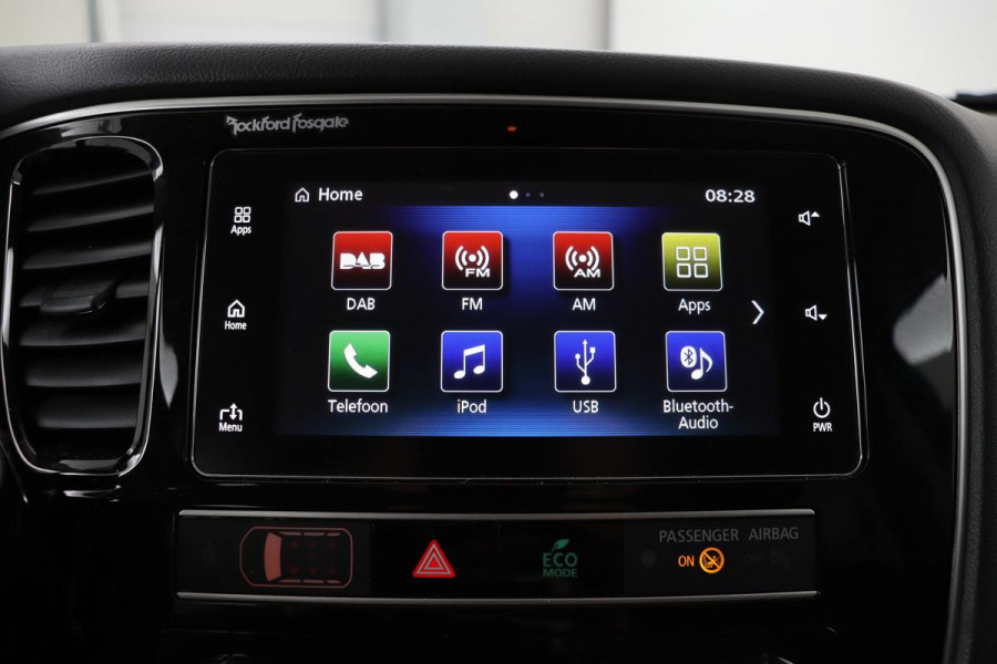 Mitsubishi Outlander 2.4 PHEV Intense+ | Schuifdak | Trekhaak | Stoelverwarming | Carplay | Camera | Full LED | Stuurverwarming | Keyless | Dodehoek detectie | Half leder