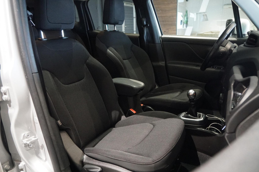 Jeep Renegade 1.0T Longitude + PANORAMA / APPLE CARPLAY