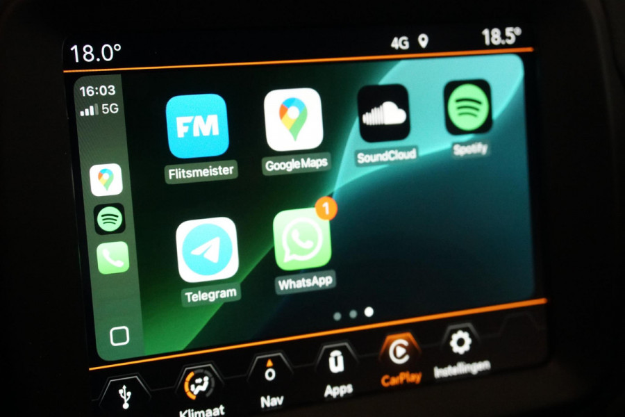 Jeep Renegade 1.0T Longitude + PANORAMA / APPLE CARPLAY