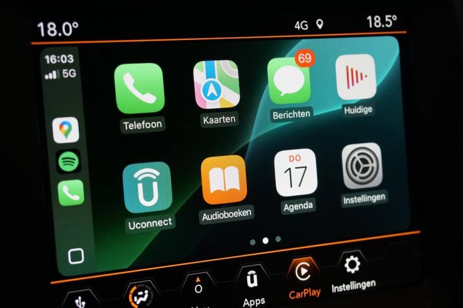 Jeep Renegade 1.0T Longitude + PANORAMA / APPLE CARPLAY