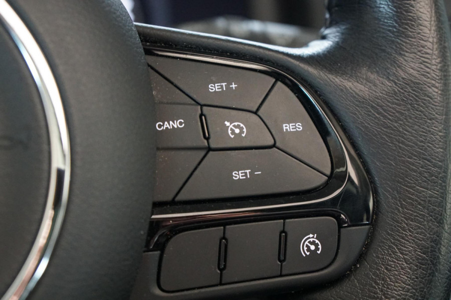 Jeep Renegade 1.0T Longitude + PANORAMA / APPLE CARPLAY