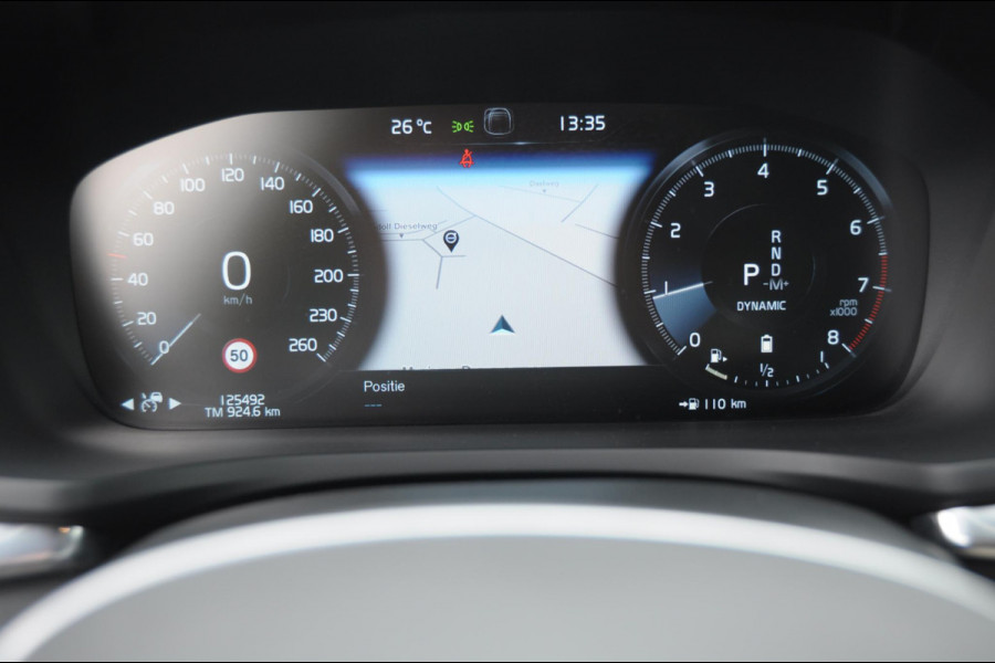 Volvo V60 B3 177PK Automaat R-Design Volvo V60 B3 177PK R-Design / Audio & Park Assist / Driver assist / Climate / Verwarmbare voorruit / 19''velgen