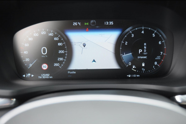 Volvo V60 B3 177PK Automaat R-Design Volvo V60 B3 177PK R-Design / Audio & Park Assist / Driver assist / Climate / Verwarmbare voorruit / 19''velgen
