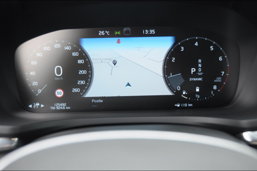 Volvo V60 B3 177PK Automaat R-Design Volvo V60 B3 177PK R-Design / Audio & Park Assist / Driver assist / Climate / Verwarmbare voorruit / 19''velgen