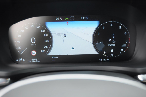 Volvo V60 B3 177PK Automaat R-Design Volvo V60 B3 177PK R-Design / Audio & Park Assist / Driver assist / Climate / Verwarmbare voorruit / 19''velgen