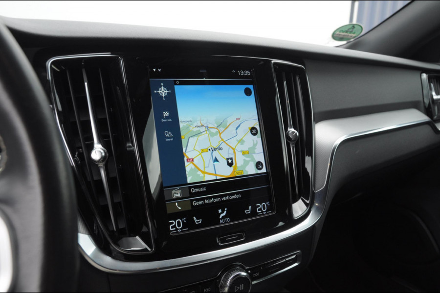Volvo V60 B3 177PK Automaat R-Design Volvo V60 B3 177PK R-Design / Audio & Park Assist / Driver assist / Climate / Verwarmbare voorruit / 19''velgen