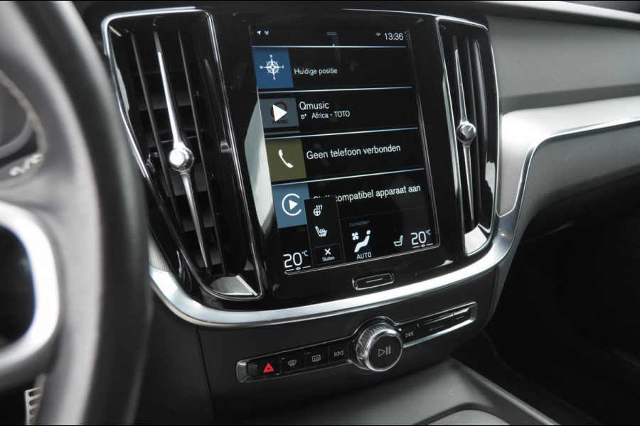 Volvo V60 B3 177PK Automaat R-Design Volvo V60 B3 177PK R-Design / Audio & Park Assist / Driver assist / Climate / Verwarmbare voorruit / 19''velgen