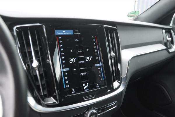 Volvo V60 B3 177PK Automaat R-Design Volvo V60 B3 177PK R-Design / Audio & Park Assist / Driver assist / Climate / Verwarmbare voorruit / 19''velgen