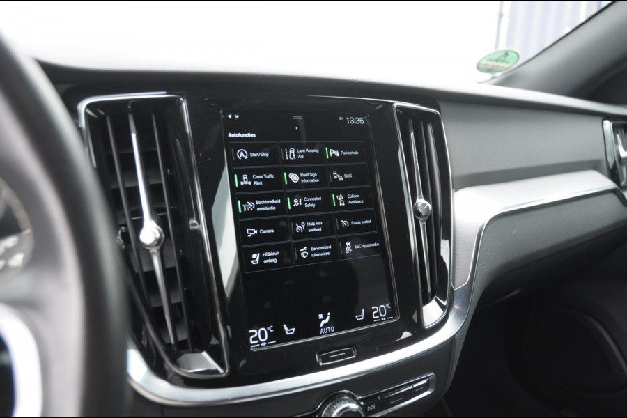 Volvo V60 B3 177PK Automaat R-Design Volvo V60 B3 177PK R-Design / Audio & Park Assist / Driver assist / Climate / Verwarmbare voorruit / 19''velgen