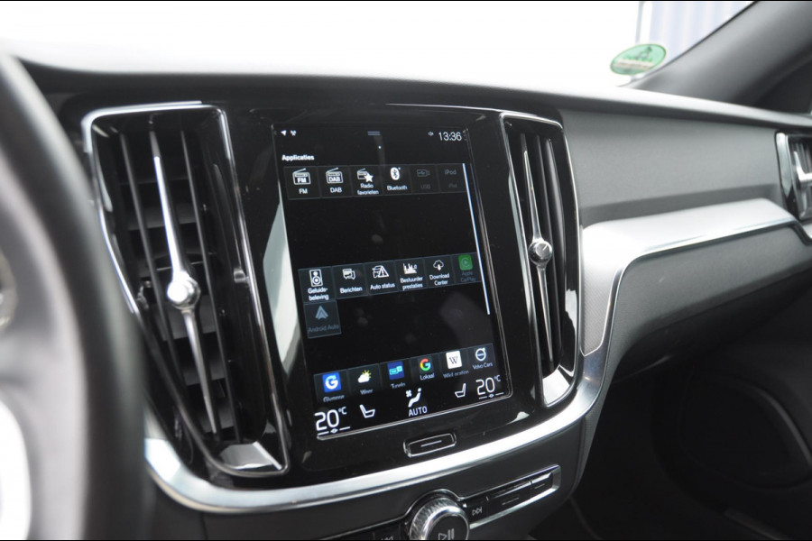 Volvo V60 B3 177PK Automaat R-Design Volvo V60 B3 177PK R-Design / Audio & Park Assist / Driver assist / Climate / Verwarmbare voorruit / 19''velgen