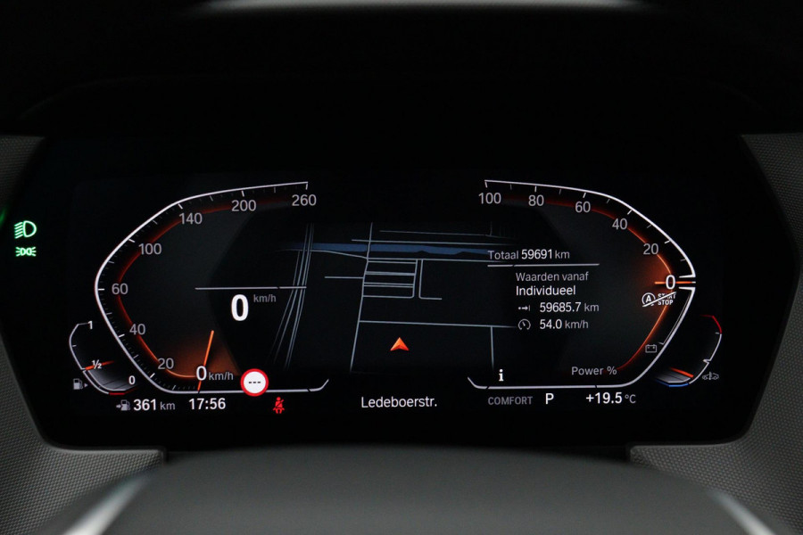 BMW 1-serie 118i Business Edition Plus Automaat (NAVIGATIE, PARKEERSENSOREN, CARPLAY, LED, 1e EIGENAAR, DEALER ONDERHOUDEN)