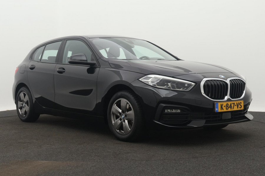 BMW 1-serie 118i Business Edition Plus Automaat (NAVIGATIE, PARKEERSENSOREN, CARPLAY, LED, 1e EIGENAAR, DEALER ONDERHOUDEN)