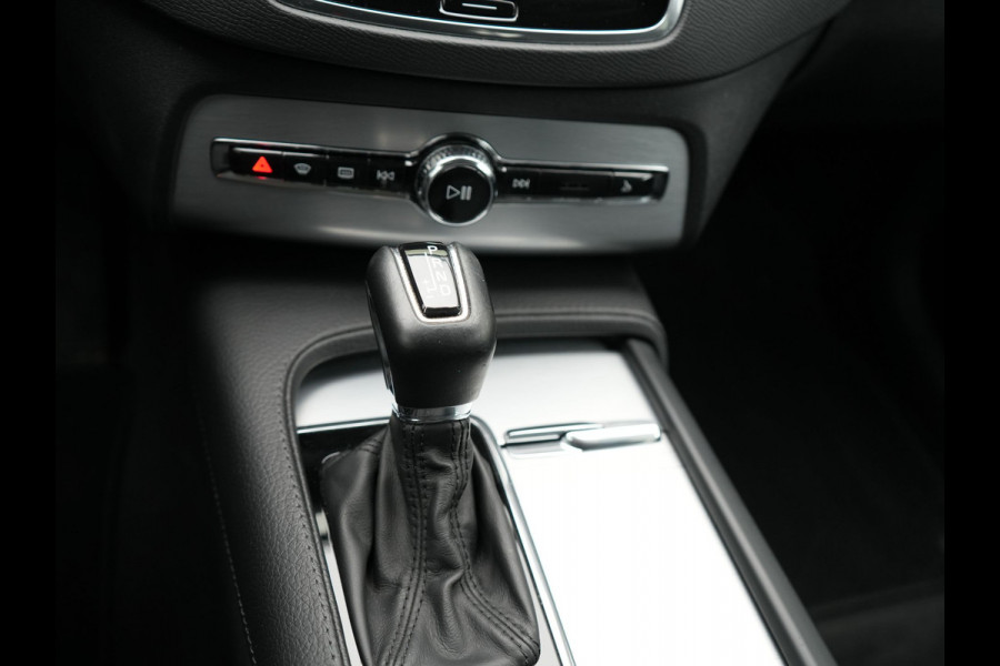 Volvo XC90 2.0 T5 AWD Momentum | Carplay | Adaptive Cruise | Camera | Stoelverwarming | Navigatiesysteem | Lane Assist |
