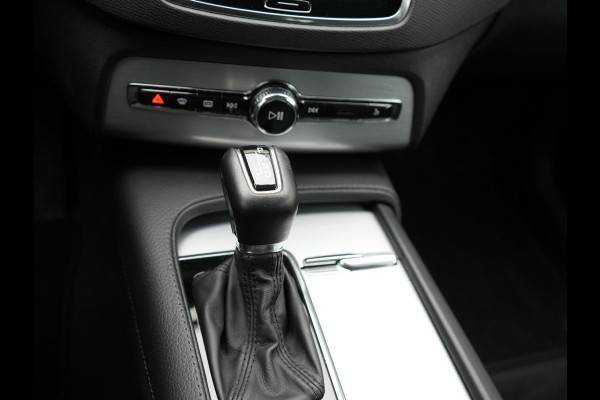 Volvo XC90 2.0 T5 AWD Momentum | Carplay | Adaptive Cruise | Camera | Stoelverwarming | Navigatiesysteem | Lane Assist |