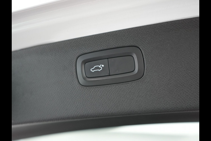 Volvo XC90 2.0 T5 AWD Momentum | Carplay | Adaptive Cruise | Camera | Stoelverwarming | Navigatiesysteem | Lane Assist |