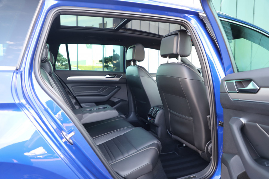 Volkswagen Passat Variant 1.5 TSI R-Line Aut7 | 150PK | Pano | Keyles-go | Sfeerverlichting | ACC | Stoelverwarming | Leder | Led | Apple-carplay