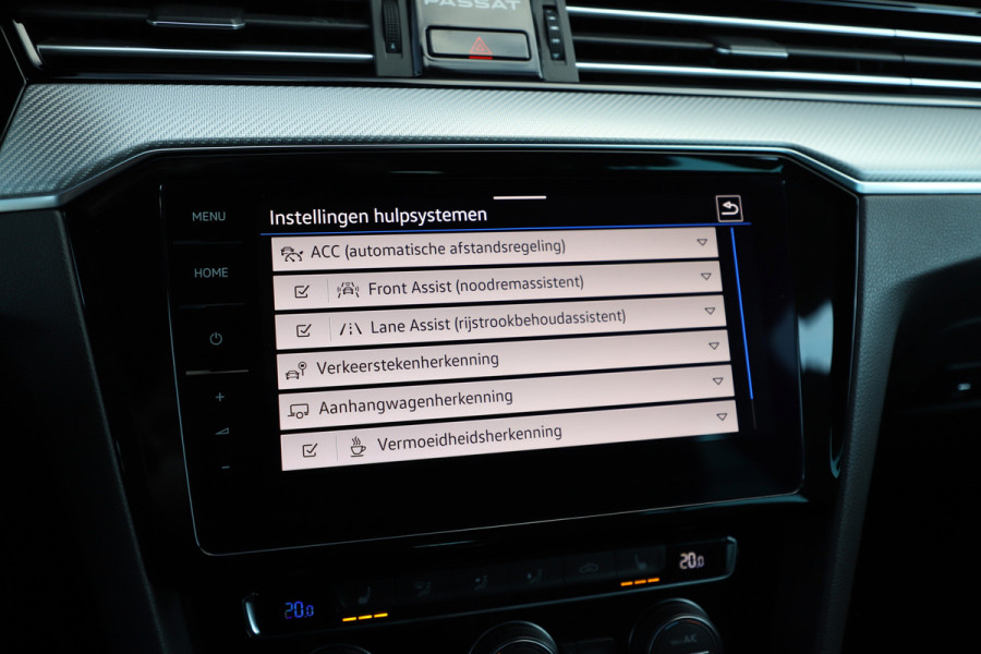 Volkswagen Passat Variant 1.5 TSI R-Line Aut7 | 150PK | Pano | Keyles-go | Sfeerverlichting | ACC | Stoelverwarming | Leder | Led | Apple-carplay