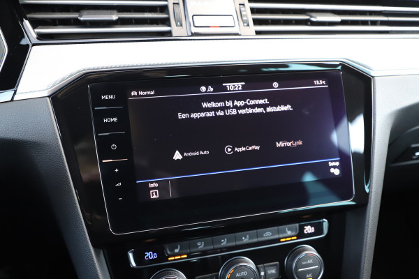 Volkswagen Passat Variant 1.5 TSI R-Line Aut7 | 150PK | Pano | Keyles-go | Sfeerverlichting | ACC | Stoelverwarming | Leder | Led | Apple-carplay