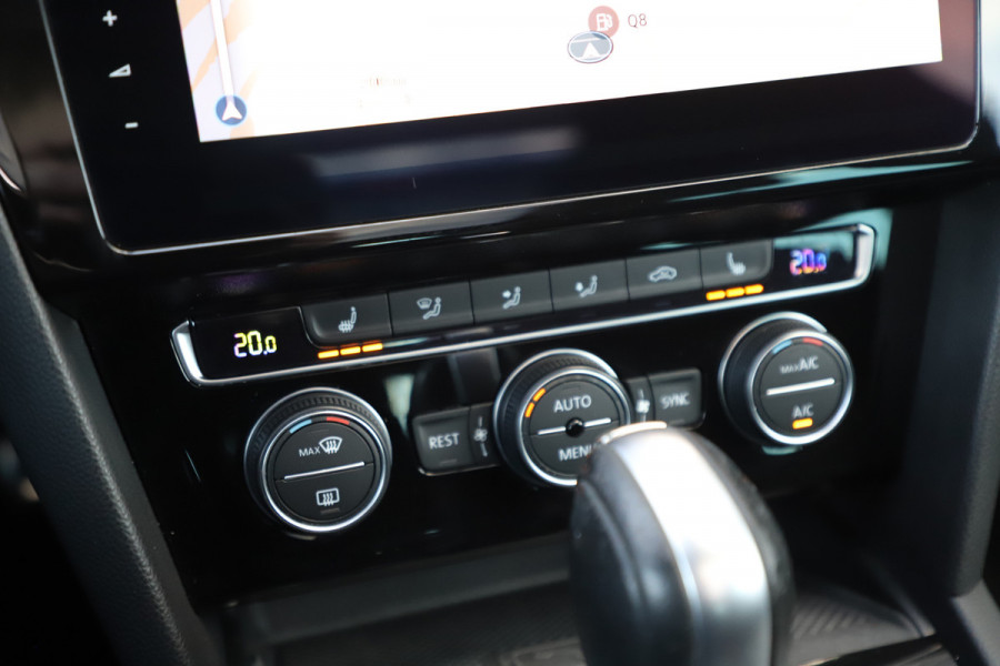 Volkswagen Passat Variant 1.5 TSI R-Line Aut7 | 150PK | Pano | Keyles-go | Sfeerverlichting | ACC | Stoelverwarming | Leder | Led | Apple-carplay