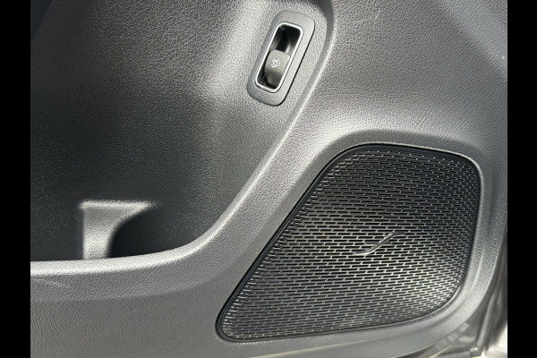 Mercedes-Benz A-Klasse 220 AMG 190pk Automaat | Panoramadak | LED Matrix verlichting | Sfeerverlichting | Night Pakket | Sportstoelen elektrisch verste