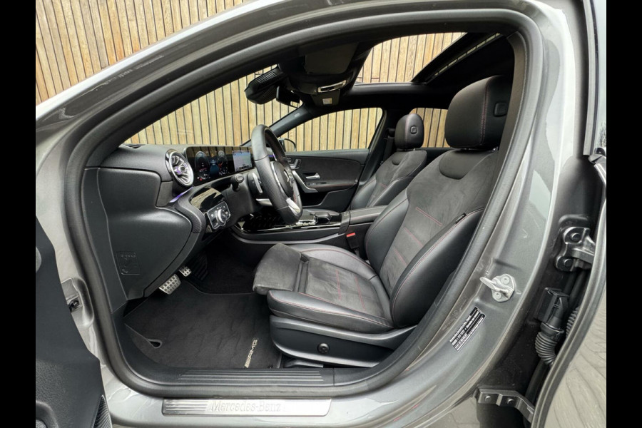 Mercedes-Benz A-Klasse 220 AMG 190pk Automaat | Panoramadak | LED Matrix verlichting | Sfeerverlichting | Night Pakket | Sportstoelen elektrisch verste
