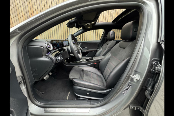 Mercedes-Benz A-Klasse 220 AMG 190pk Automaat | Panoramadak | LED Matrix verlichting | Sfeerverlichting | Night Pakket | Sportstoelen elektrisch verste