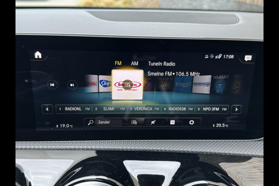 Mercedes-Benz A-Klasse 220 AMG 190pk Automaat | Panoramadak | LED Matrix verlichting | Sfeerverlichting | Night Pakket | Sportstoelen elektrisch verste