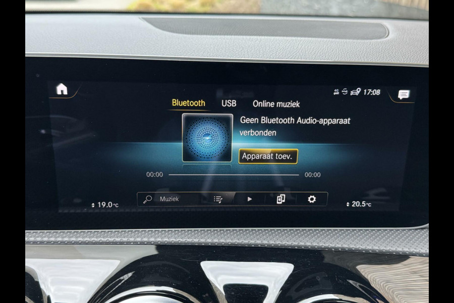 Mercedes-Benz A-Klasse 220 AMG 190pk Automaat | Panoramadak | LED Matrix verlichting | Sfeerverlichting | Night Pakket | Sportstoelen elektrisch verste