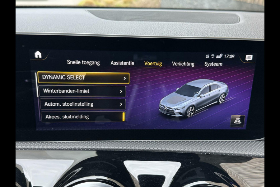 Mercedes-Benz A-Klasse 220 AMG 190pk Automaat | Panoramadak | LED Matrix verlichting | Sfeerverlichting | Night Pakket | Sportstoelen elektrisch verste