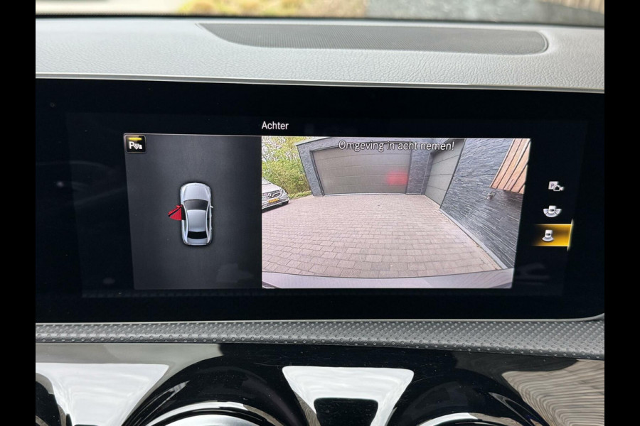 Mercedes-Benz A-Klasse 220 AMG 190pk Automaat | Panoramadak | LED Matrix verlichting | Sfeerverlichting | Night Pakket | Sportstoelen elektrisch verste