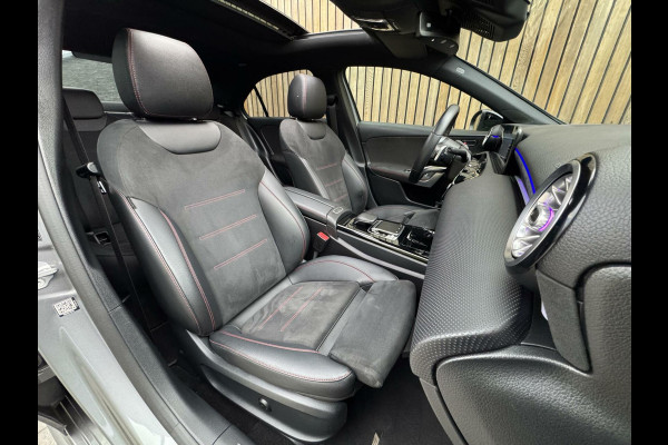 Mercedes-Benz A-Klasse 220 AMG 190pk Automaat | Panoramadak | LED Matrix verlichting | Sfeerverlichting | Night Pakket | Sportstoelen elektrisch verste