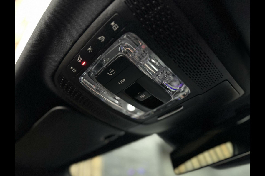 Mercedes-Benz A-Klasse 220 AMG 190pk Automaat | Panoramadak | LED Matrix verlichting | Sfeerverlichting | Night Pakket | Sportstoelen elektrisch verste
