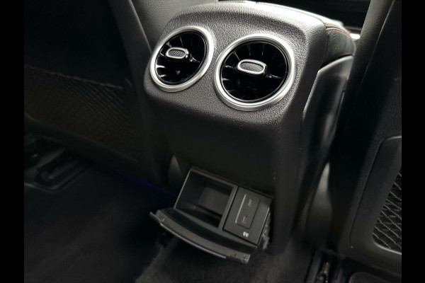 Mercedes-Benz A-Klasse 220 AMG 190pk Automaat | Panoramadak | LED Matrix verlichting | Sfeerverlichting | Night Pakket | Sportstoelen elektrisch verste