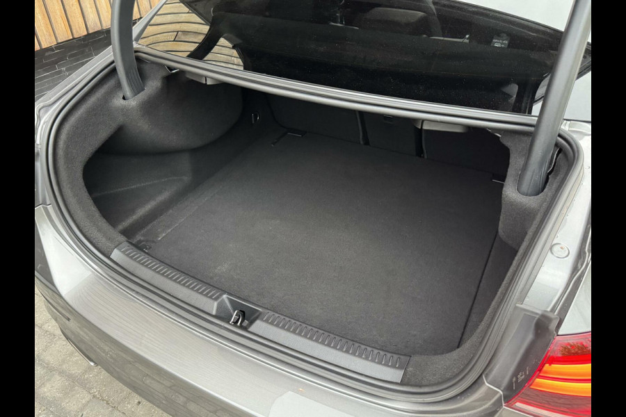 Mercedes-Benz A-Klasse 220 AMG 190pk Automaat | Panoramadak | LED Matrix verlichting | Sfeerverlichting | Night Pakket | Sportstoelen elektrisch verste