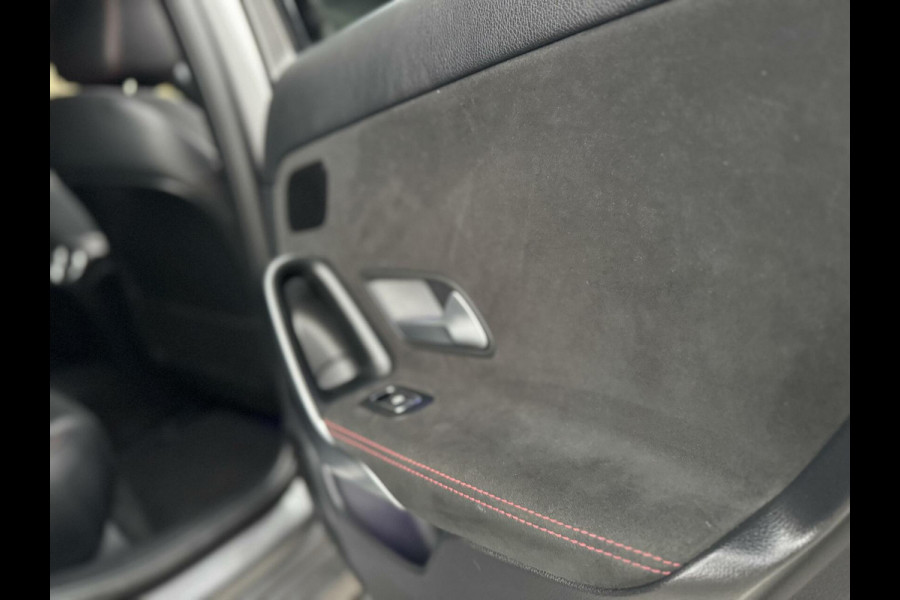 Mercedes-Benz A-Klasse 220 AMG 190pk Automaat | Panoramadak | LED Matrix verlichting | Sfeerverlichting | Night Pakket | Sportstoelen elektrisch verste