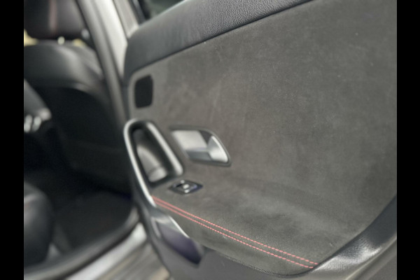 Mercedes-Benz A-Klasse 220 AMG 190pk Automaat | Panoramadak | LED Matrix verlichting | Sfeerverlichting | Night Pakket | Sportstoelen elektrisch verste
