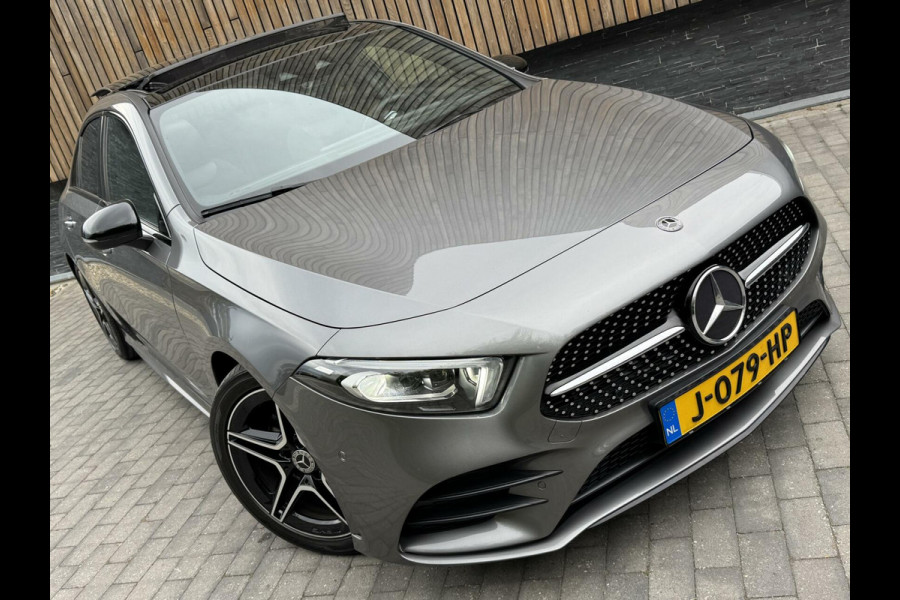 Mercedes-Benz A-Klasse 220 AMG 190pk Automaat | Panoramadak | LED Matrix verlichting | Sfeerverlichting | Night Pakket | Sportstoelen elektrisch verste