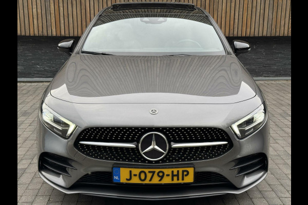 Mercedes-Benz A-Klasse 220 AMG 190pk Automaat | Panoramadak | LED Matrix verlichting | Sfeerverlichting | Night Pakket | Sportstoelen elektrisch verste