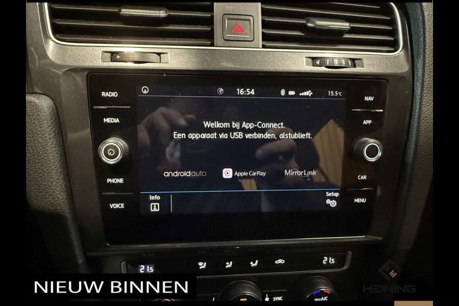 Volkswagen GOLF Variant 1.0 TSI Comfortline. DSG-automaat. Trekhaak. Navi. Apple-carplay