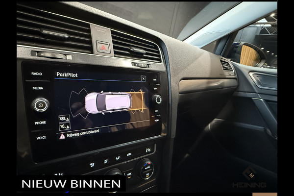 Volkswagen GOLF Variant 1.0 TSI Comfortline. DSG-automaat. Trekhaak. Navi. Apple-carplay
