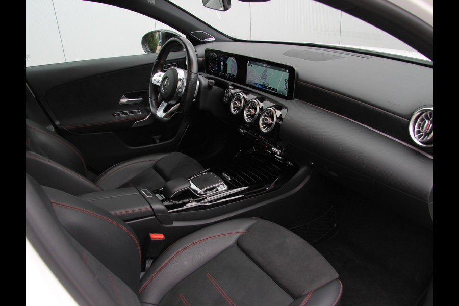 Mercedes-Benz A-Klasse A35 AMG 306pk 4MATIC | Pano | Burmester
