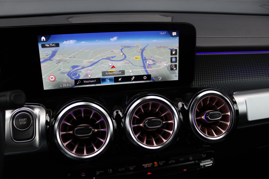 Mercedes-Benz EQB 300 4MATIC Luxury Line 67 kWh | Dodehoekassistent | Nightpakket | Surround Camera | Vario-achterbank | Apple Carplay/Android Auto | High Perf. LED | Zitcomfortpakket | Stoelverwarming |