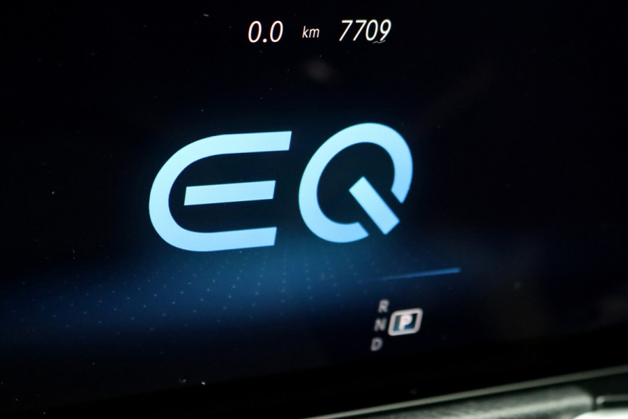 Mercedes-Benz EQB 300 4MATIC Luxury Line 67 kWh | Dodehoekassistent | Nightpakket | Surround Camera | Vario-achterbank | Apple Carplay/Android Auto | High Perf. LED | Zitcomfortpakket | Stoelverwarming |