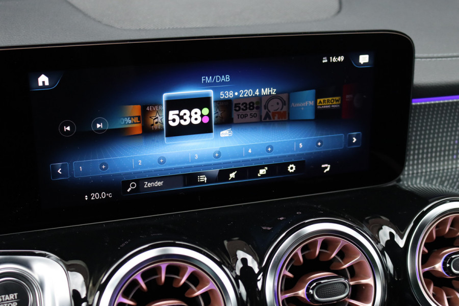 Mercedes-Benz EQB 300 4MATIC Luxury Line 67 kWh | Dodehoekassistent | Nightpakket | Surround Camera | Vario-achterbank | Apple Carplay/Android Auto | High Perf. LED | Zitcomfortpakket | Stoelverwarming |